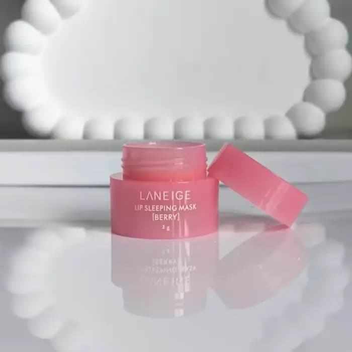 Masque de nuit réparateur hydratant Laneige, saveur triple fraise, gloss à lèvres effet cristal glac
