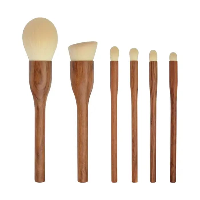 Pinceaux de maquillage avec manche en bois de santal, poudre de fond de teint, blush sculptant, fard