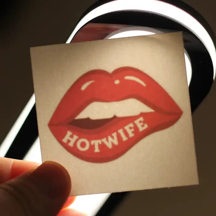 Tatouages temporaires pour lèvres Hotwife, autocollant imperméable pour adultes.