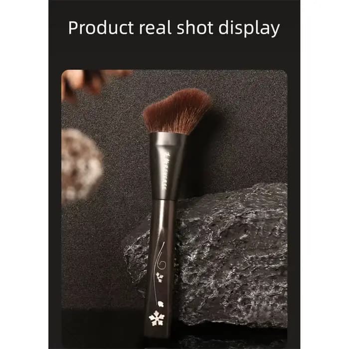 Pinceau de contouring REVERSE/ Reverse Age S67, forme ondulée, s'adapte au contour du visage, pincea