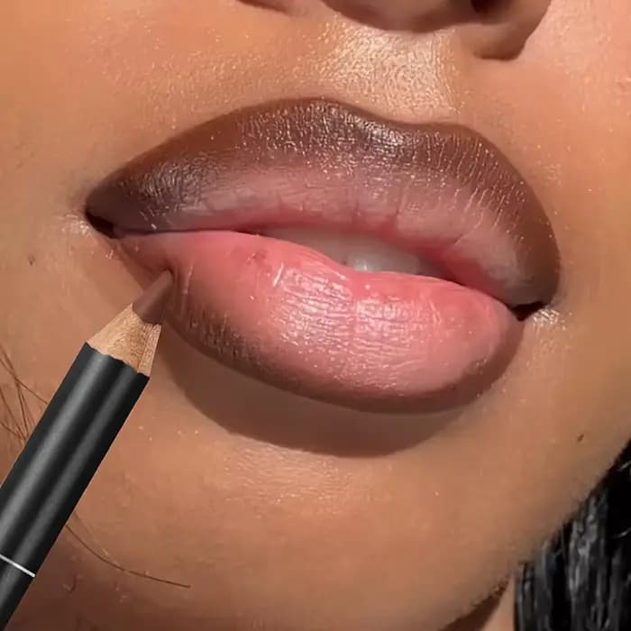 Crayon à lèvres mat de luxe, longue durée, Application fluide pour un contour et un remplissage parf