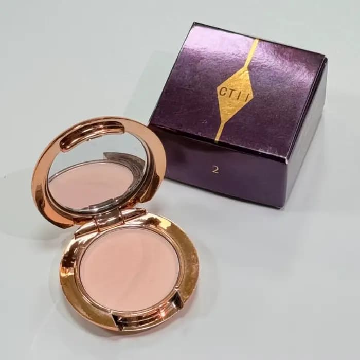Baume à lèvres Charlotte Tilbury, Poudre fixante pour le visage, Texture délicate, Fond de teint liq