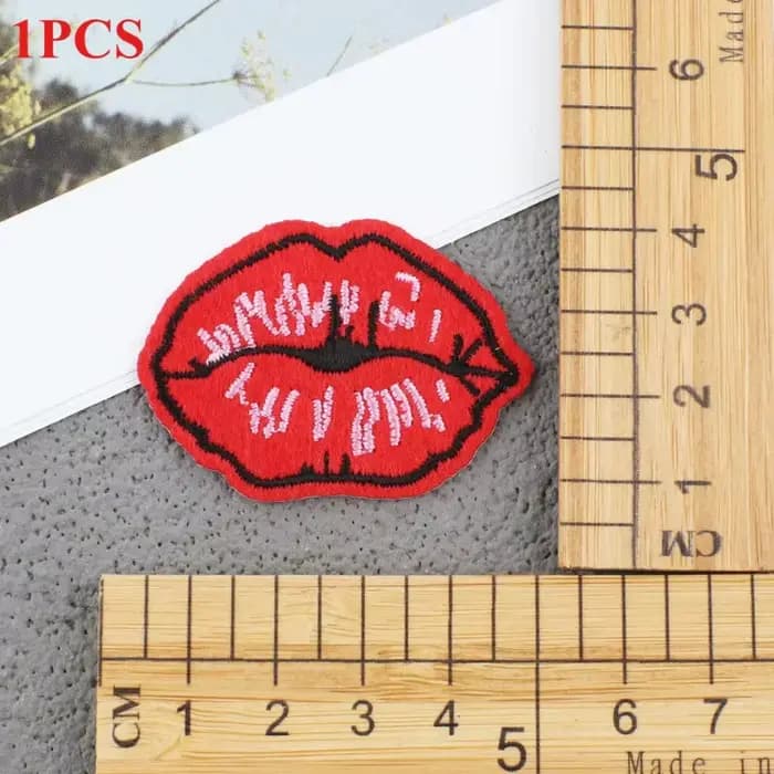 Étiquette brodée Lèvres Rouges Soleil Éclatant, Autocollant en tissu brodé Lèvres Bouche, Patch auto