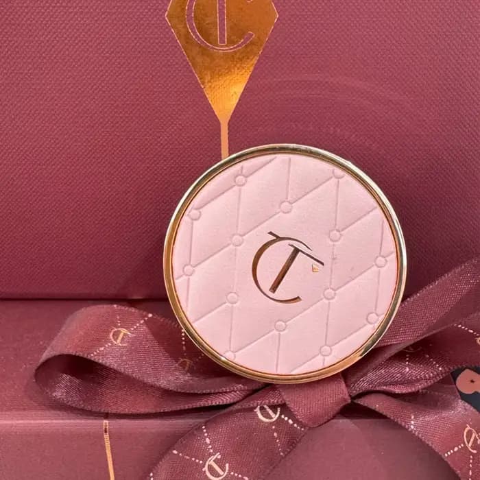Charlotte Tilbury oreiller parler nouveau masque à lèvres tons rose saveur de fraise réduction des rides Texture de crème glacée hydratante Non grasse