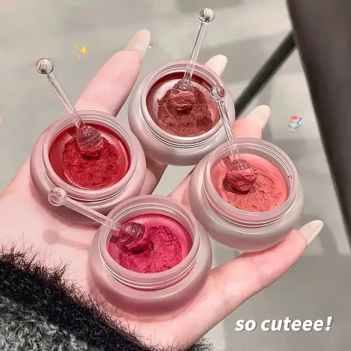 Rouge à lèvres en conserve rose nu mat