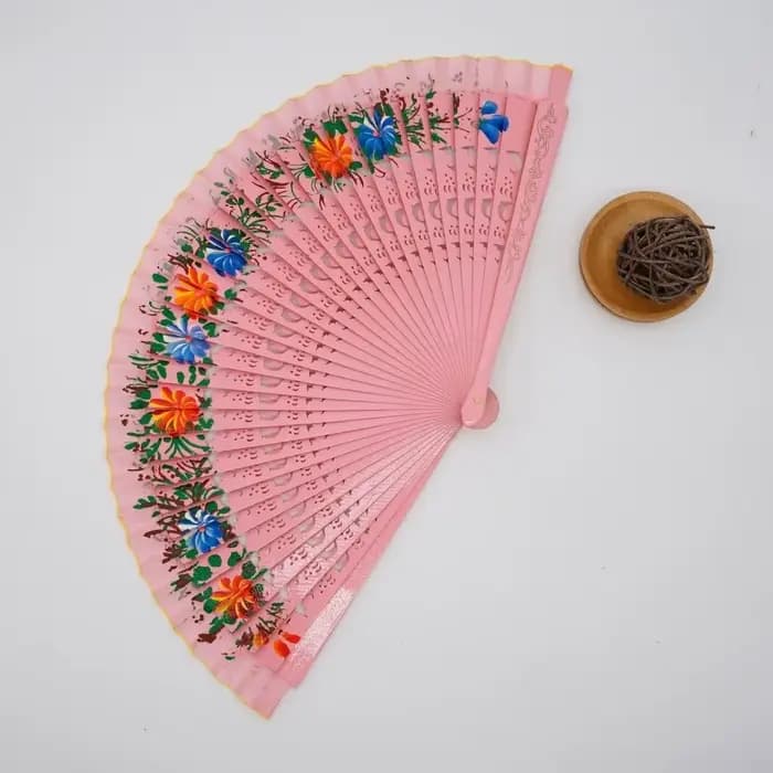 Éventail pliant en bois à design ajouré, mécanisme de pliage, surface peinte, double face, idéal pour les cadeaux de mariage