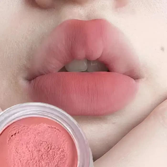 Rouge à lèvres en conserve rose nu mat