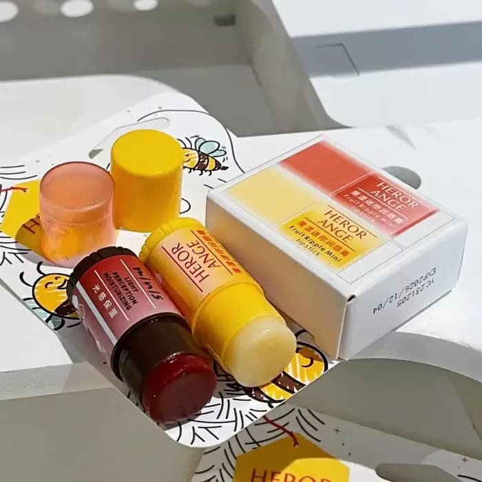Ensemble de deux rouges à lèvres hydratants