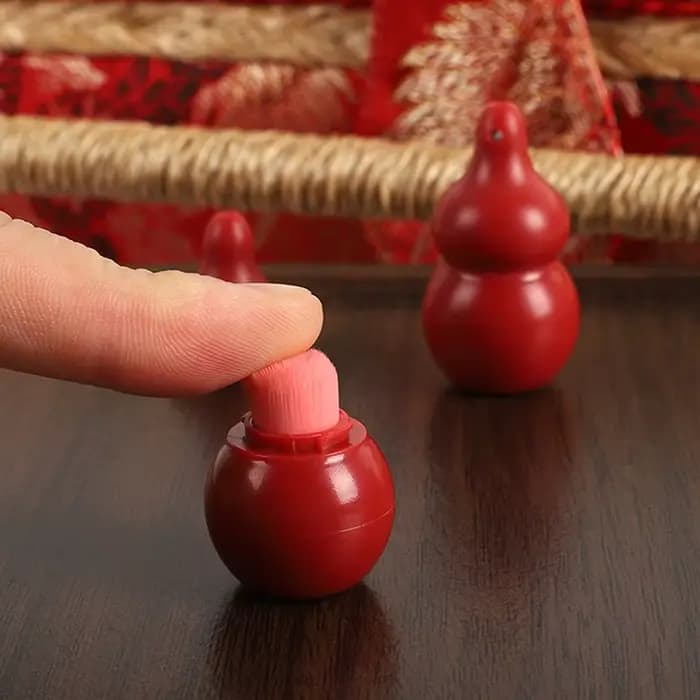 Mini pinceau à lèvres en silicone/nylon en forme de gourde