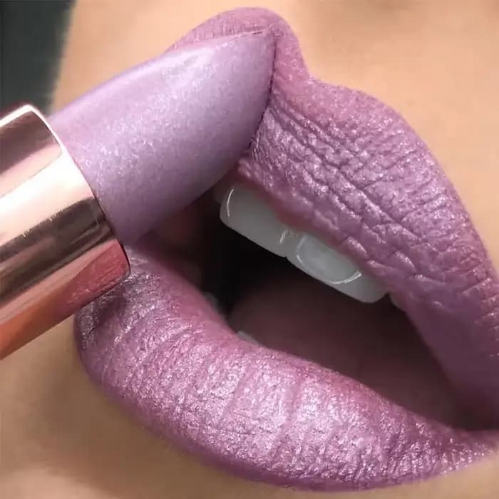 Rouge à lèvres à paillettes