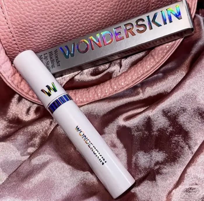 4ml Original Tear Lip Glaze Wonderskin Wonder Blading Lip Dyeing Mask XOXO ROMANCE LOVELY CHARMING WHIMSICAL DIVINE Baume à lèvres mat