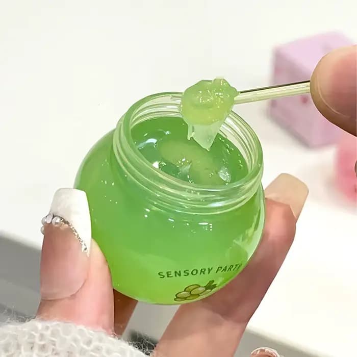 Brillant à lèvres transparent aux raisins verts