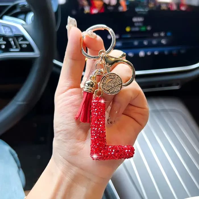Porte-clés de voiture avec lettre anglaise rouge, délicat avec sac à diamants, pendentif, accessoire de porte-clés à pompon tendance