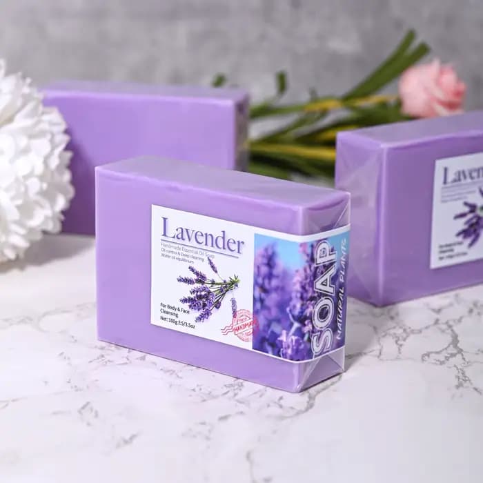 Savon aux huiles essentielles de lavande biologique naturel