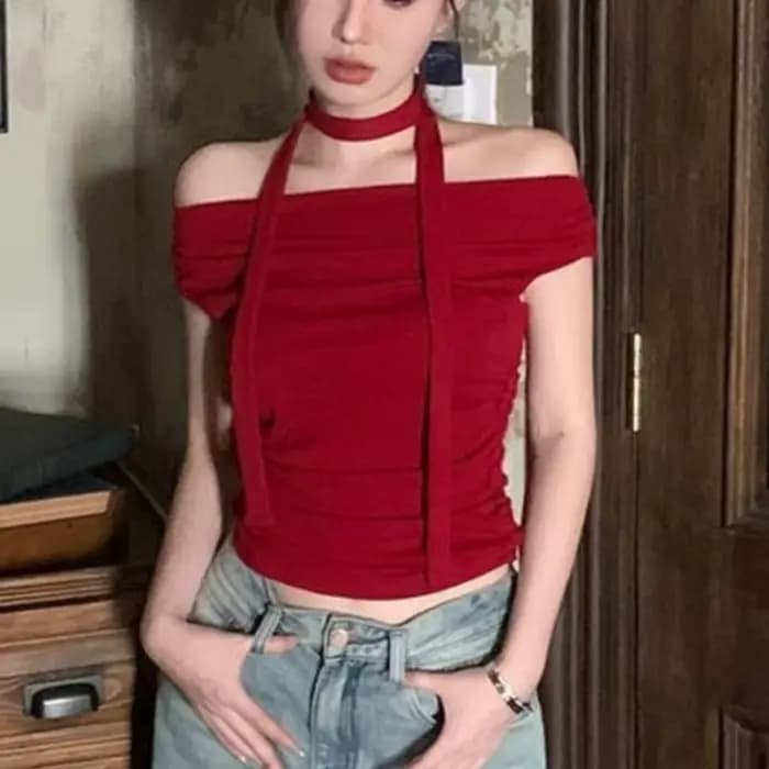 T-shirt à manches courtes pour femmes, rouge, décolleté pur, clavicule, asymétrique, épaules dénudées, Sexy, amincissant, haut court plissé