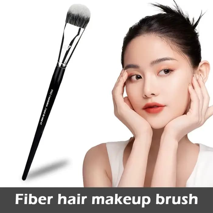 Pinceau de maquillage professionnel Sephora n°47 à angle biseauté pour fond de teint liquide