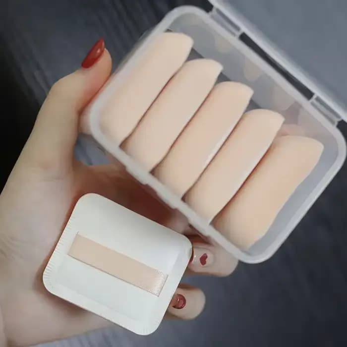 Bouffées de fond de teint en forme de goutte pour femme