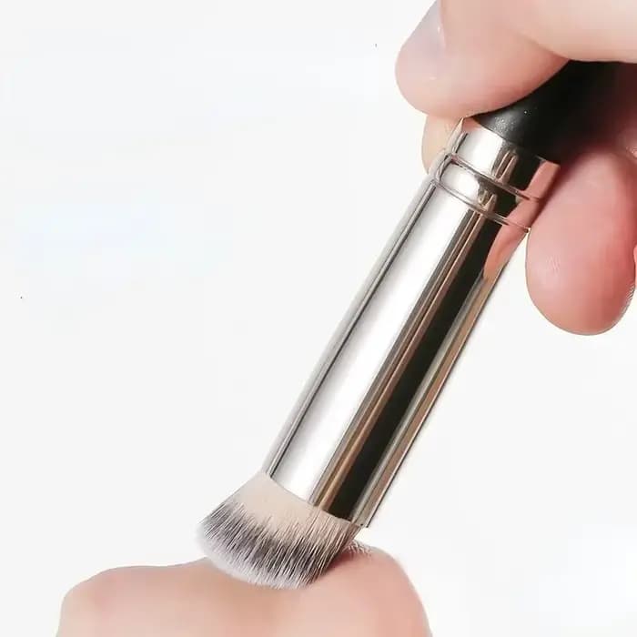 Pinceau correcteur de fond de teint