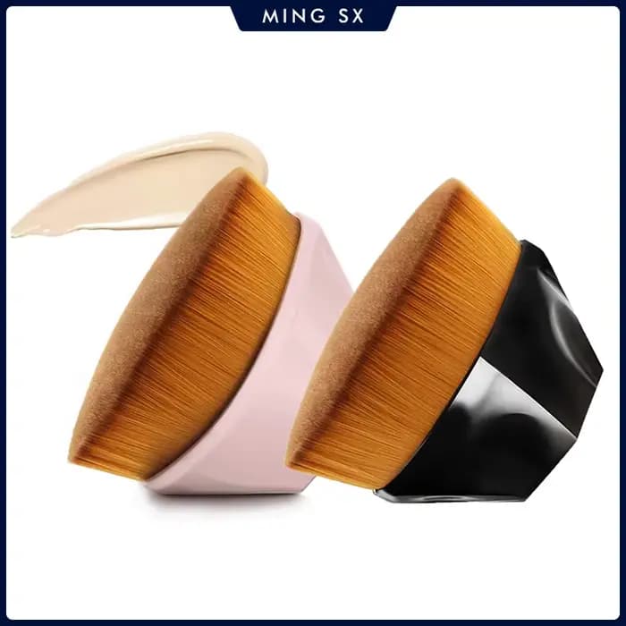 Pinceau de maquillage pour fond de teint liquide et crème BB