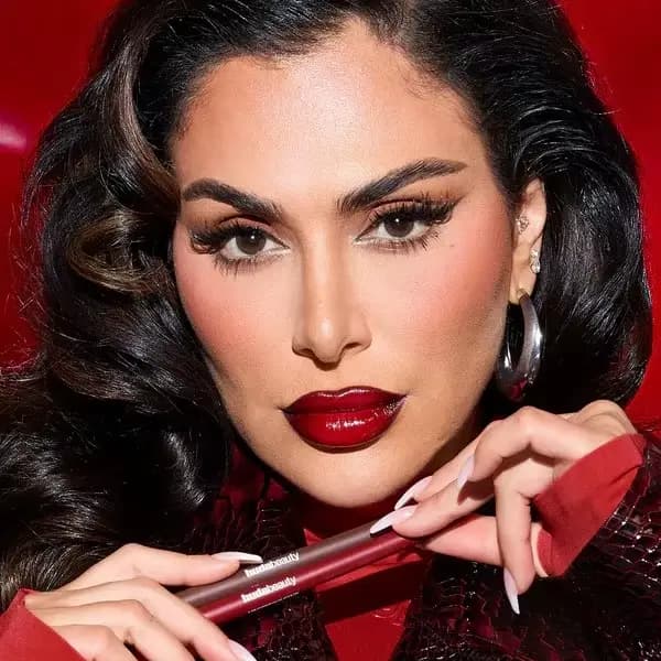 Huda Beauty Faux Filler Gloss à lèvres brillant non collant