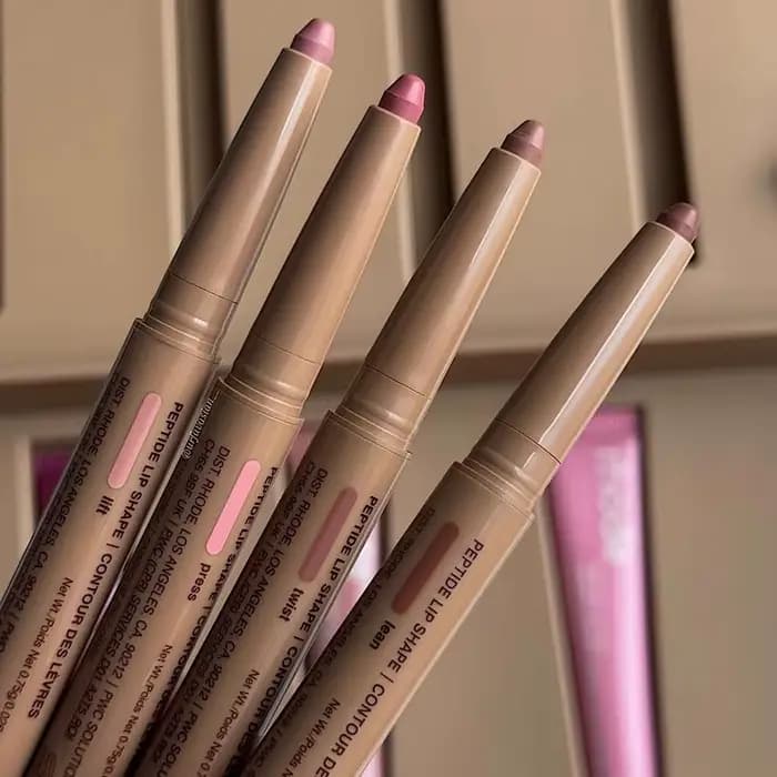 Crayon à lèvres en forme de peptide cutané