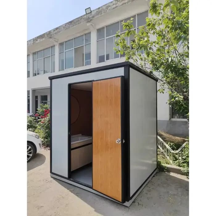 Unité de salle de bain préfabriquée extérieure avec un cabine de douche extérieure pratique