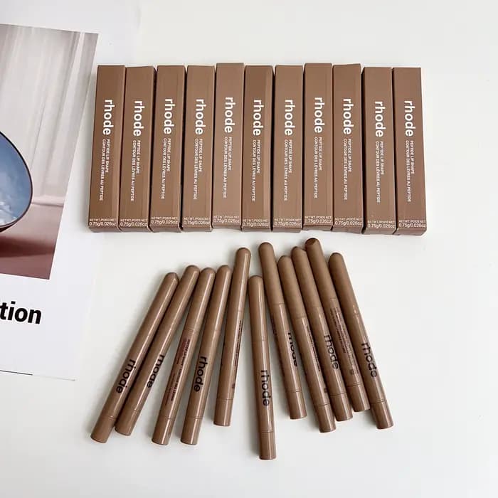 Crayon à lèvres en forme de peptide cutané