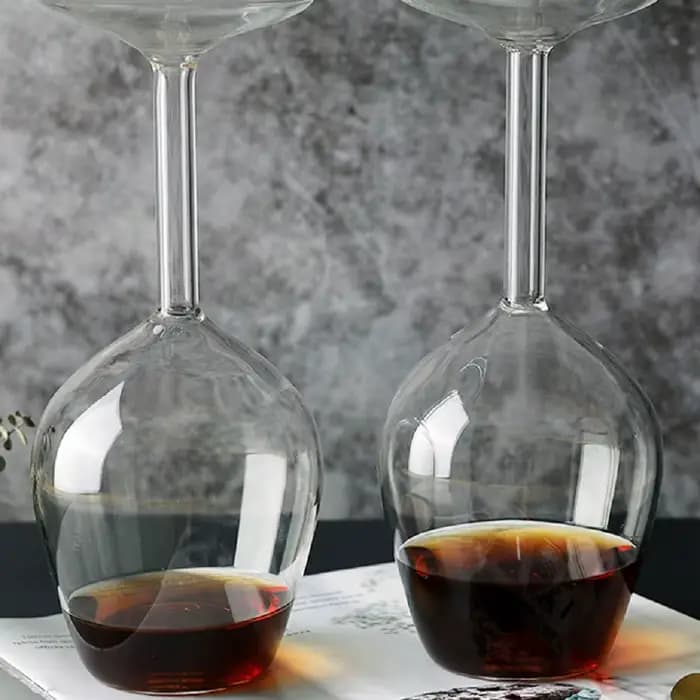 Verre à vin créatif à l'envers, tasse à vin rouge à longue tige de 400ML avec un Design inversé amusant, cadeau de noël Unique pour les amateurs de vin