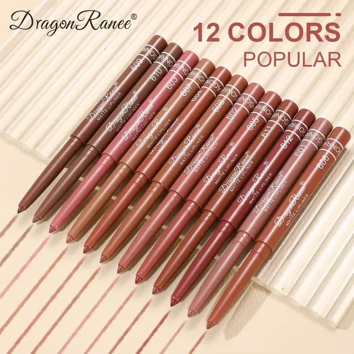 Crayon à lèvres pour définir la forme des lèvres