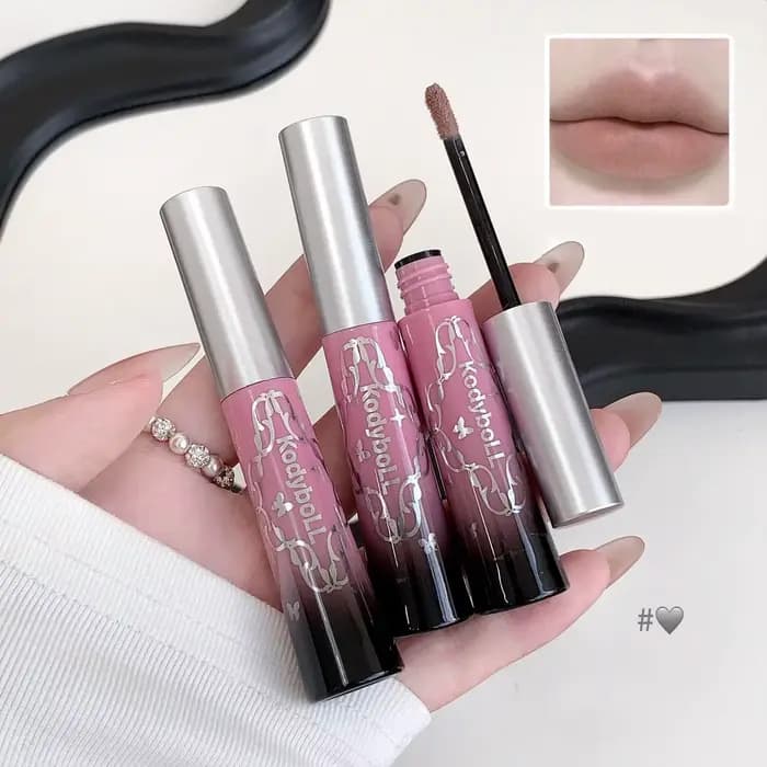 Gloss à lèvres gris-brun