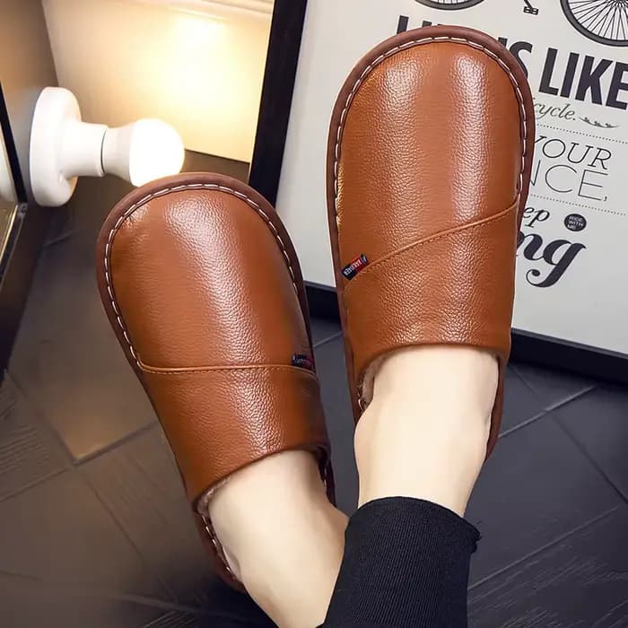Chaussons en cuir rouge vin pour femmes, toboggans en fourrure d'intérieur, chaussures de sol unisexes simples pour dames, chaussures plates pour la maison et la famille, mode hivernale