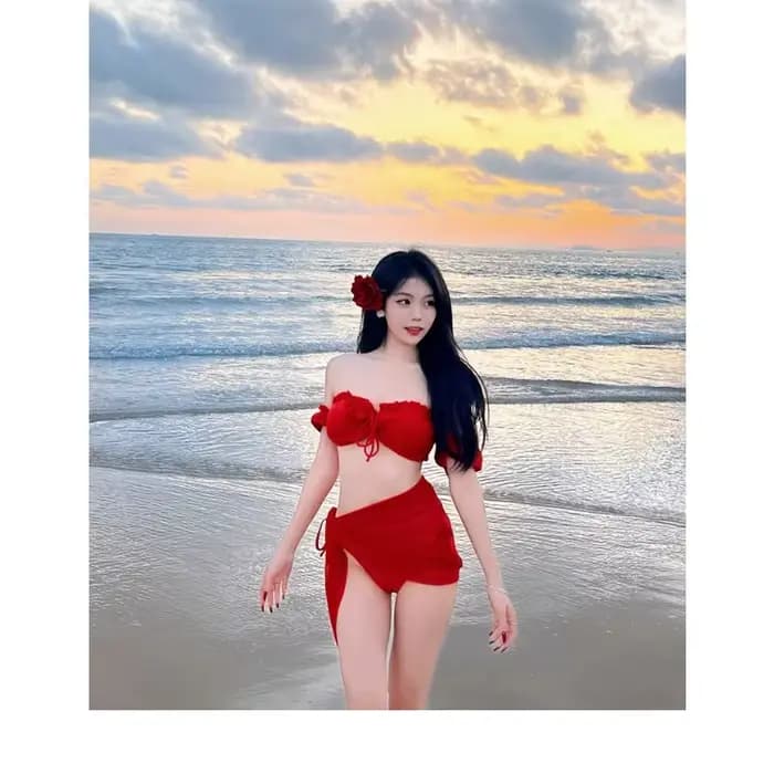 Ensemble bikini sexy rouge trois pièces pour femme, avec épaules dénudées, manches à volants et jupe portefeuille, idéal pour la plage et les fêtes à la piscine