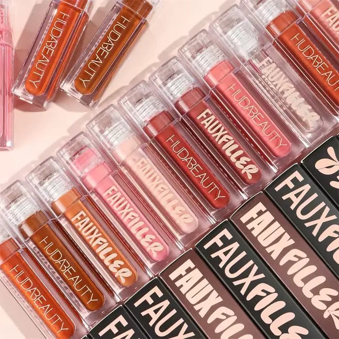 Huda Beauty Faux remplissage brillant Non collant