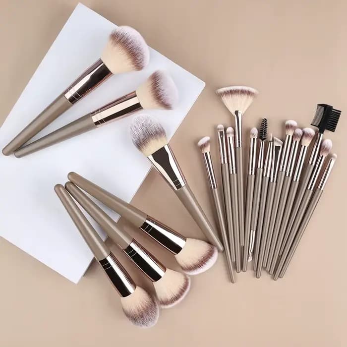 Ensemble de pinceaux de maquillage pour femme, fond de teint, fard à barrage, surligneur, doux, moel