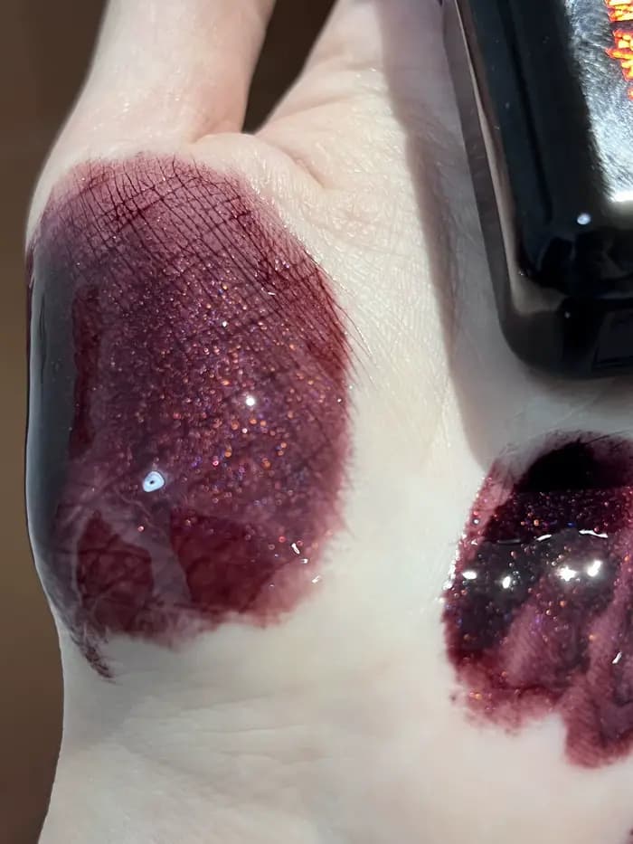 Shellwe Makeup x Freya86 Punk Bunny brillant à lèvres Moth Flame