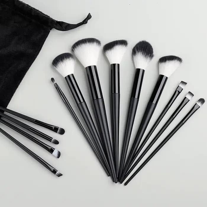 Ensemble de pinceaux de maquillage professionnels, 13 pièces, détails doux, Blush, surligneur, fond