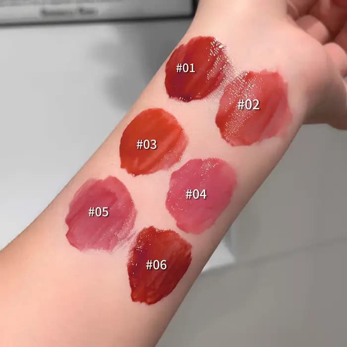 Gloss à lèvres hydratant effet miroir transparent