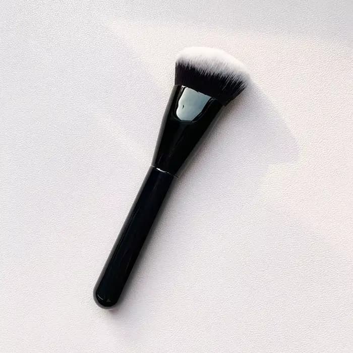 Brosse professionnelle pour fond de teint liquide