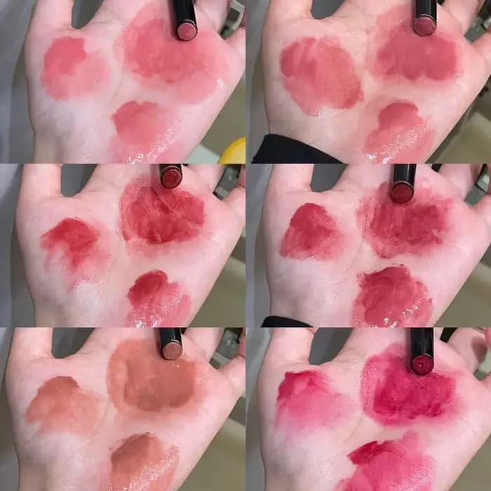 Le rouge à lèvres miroir a une texture lisse