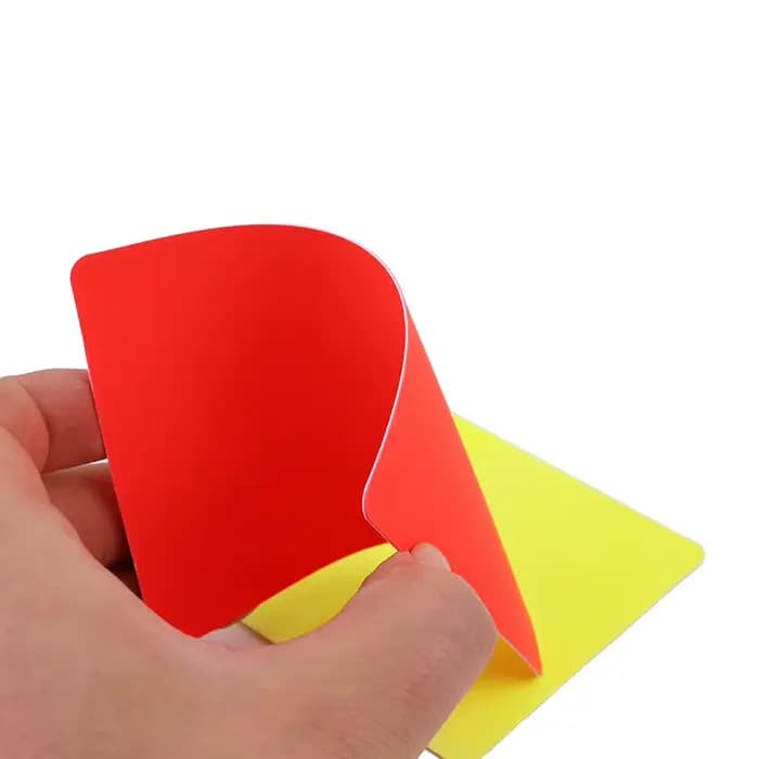 Ensemble de cartes rouges et jaunes d'arbitre avec bloc-notes, crayon et couverture en cuir – Outil de notation des pénalités pour arbitres de matchs de football