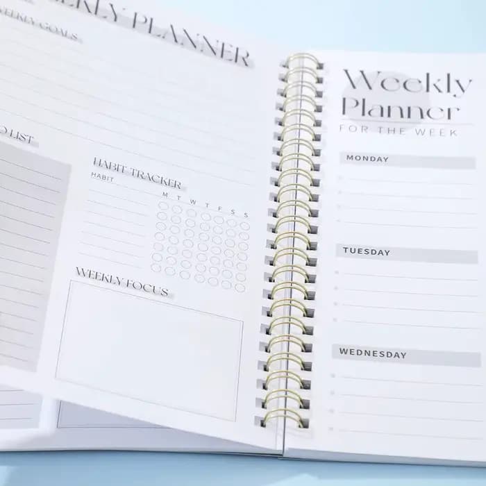 Planificateur hebdomadaire non daté, 53 feuilles, carnet à couverture rigide en PVC, liste des buts hebdomadaires, planificateur académique, horaires quotidiens, priorités