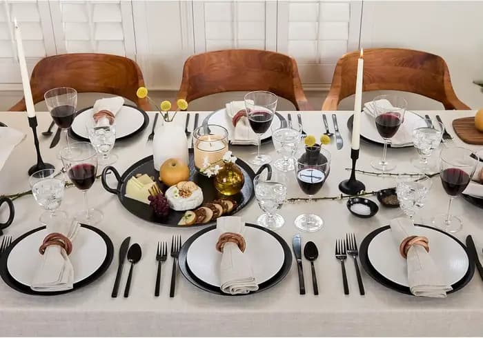 Nappe en lin blanc - Nappe 100% lin pur avec ourlet festonné pour tables rectangulaires - Ourlet festonné classique, lavage en machine