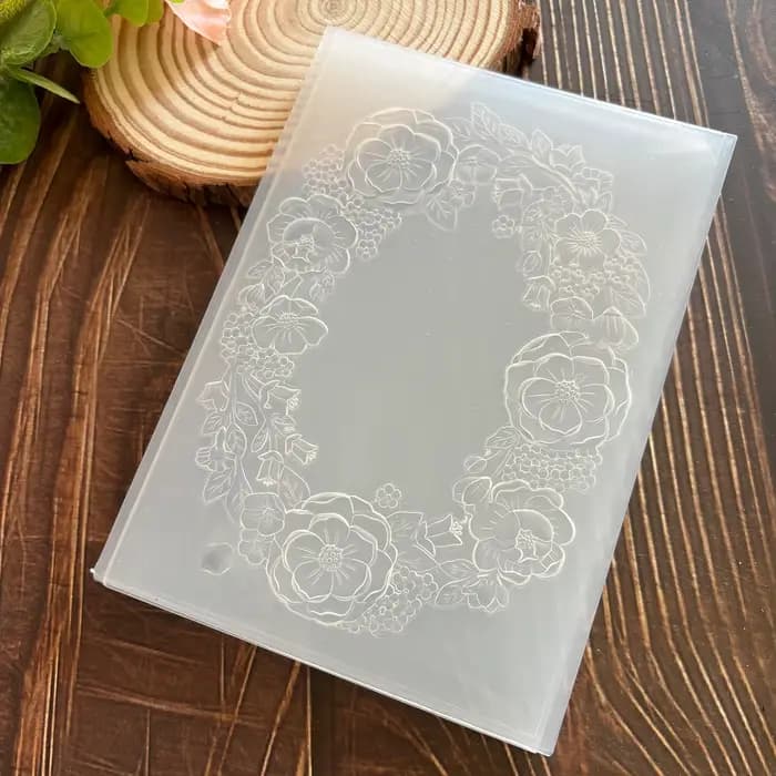 Beauté naturelle : la danse harmonieuse des fleurs et des feuilles "Dessin dossier en relief 3D - Convient pour la fabrication de cartes et de scrapbooking