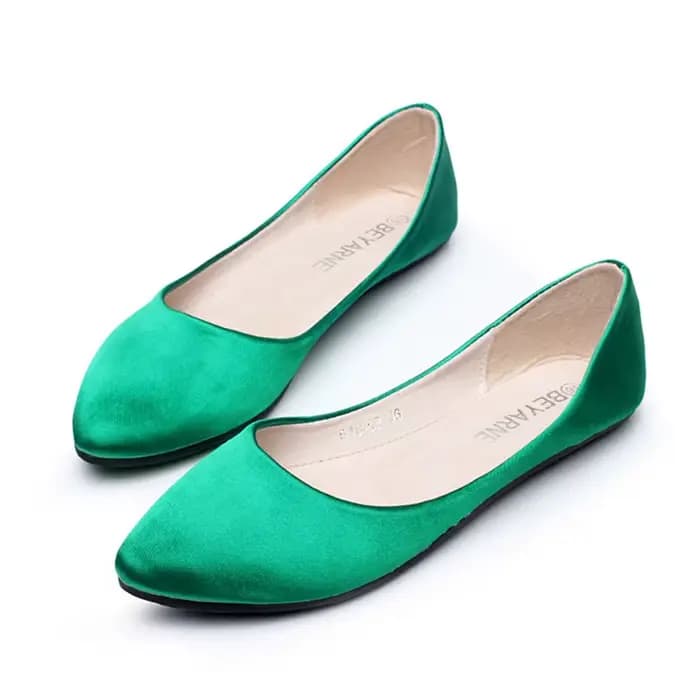 Chaussures en Satin de soie pour femmes, rétro rouge, grande taille 3-48, mode, nouveaux Styles, bout pointu, chaussures plates décontractées, danse douce, Kvoll