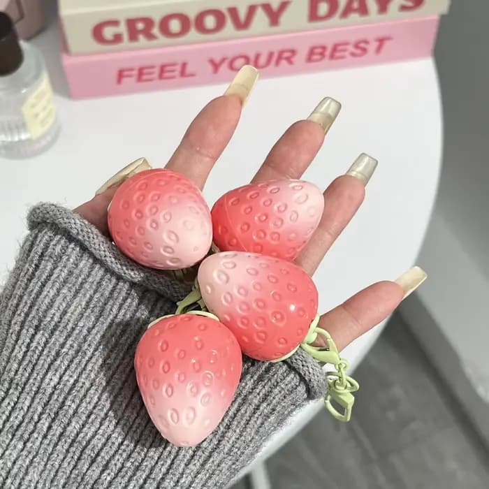 Mini baume à lèvres à changement chaud aux fraises