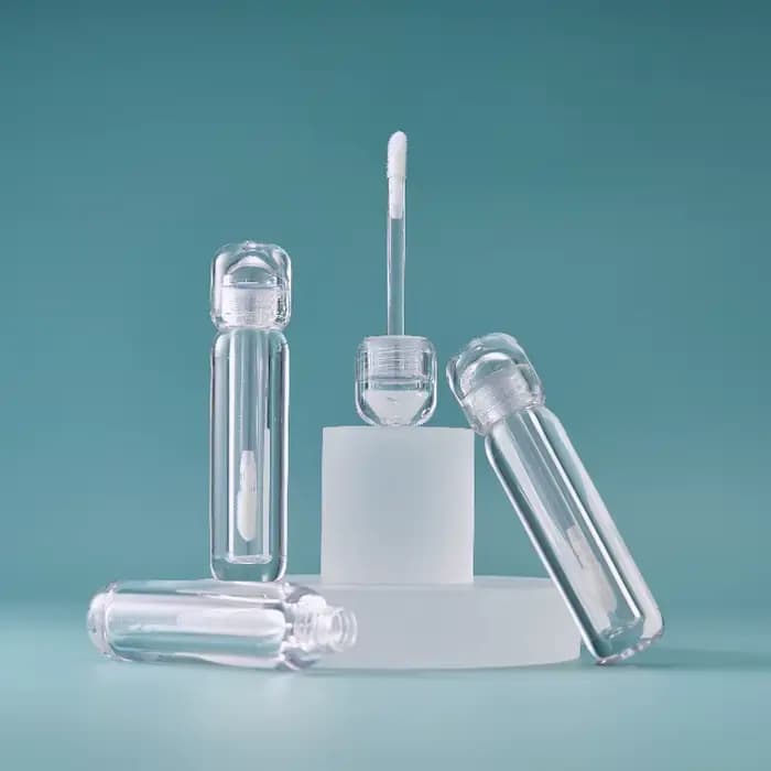 Tube de brillant à lèvres vide Transparent