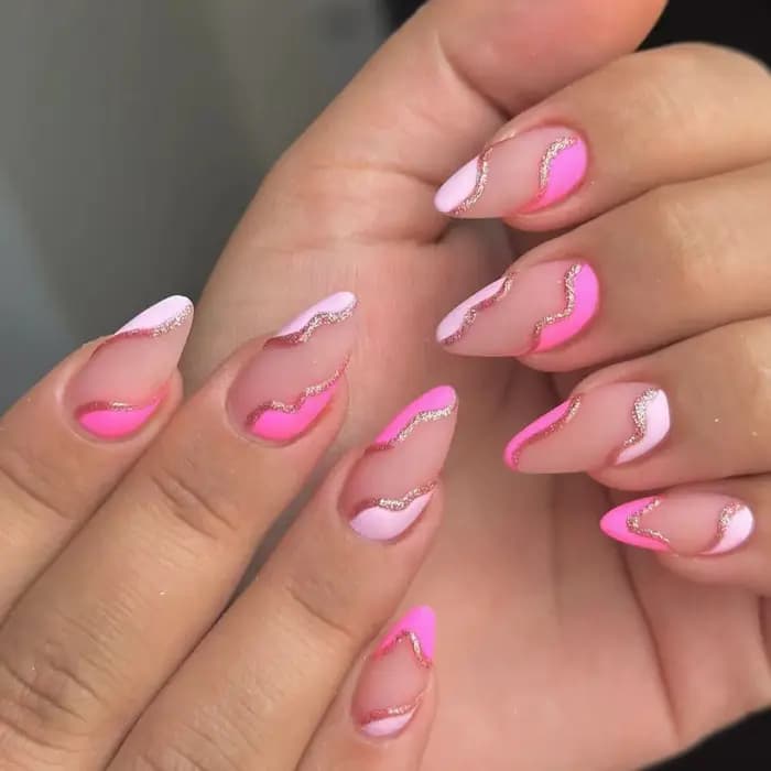 Faux ongles longs en amande