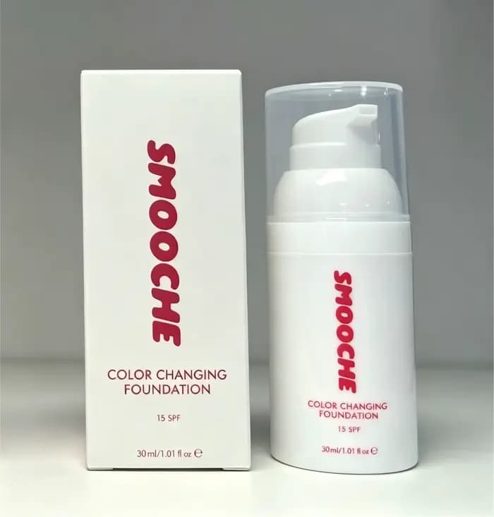 Fond de teint SMOOCHE changeant de couleur 30 ml - Teinte auto-adaptative, couvre les imperfections