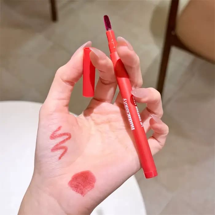 Huda beauté Contour des lèvres tache