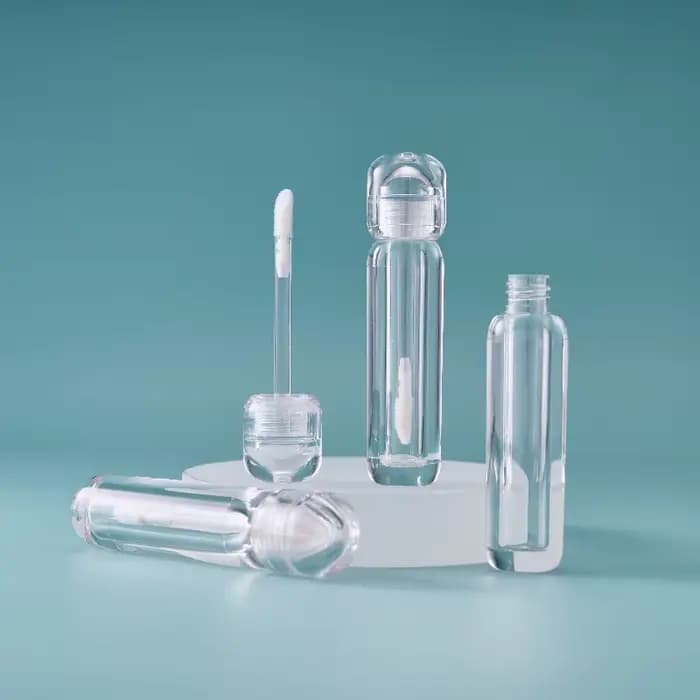 Tube de brillant à lèvres vide Transparent